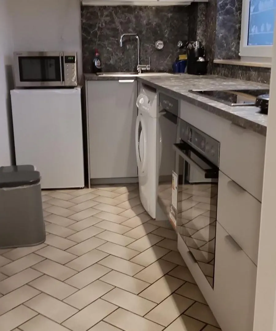Komfortable Ferienwohnung In Floersheim-Weilbach Floersheim am Main 0*,